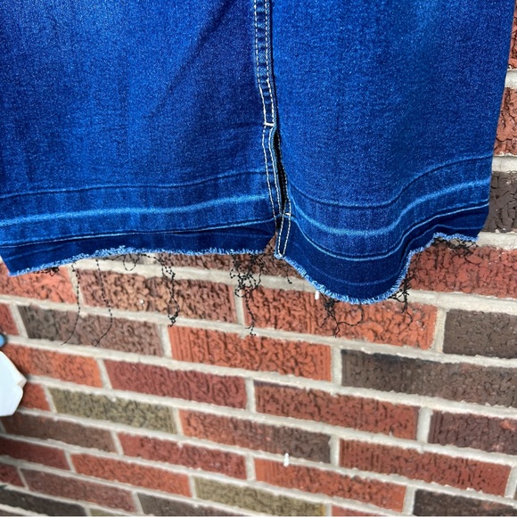 Deja Bleu Dark Denim Cream Embroidered Frayed Denim Pencil Skirt - Picture 7 of 7